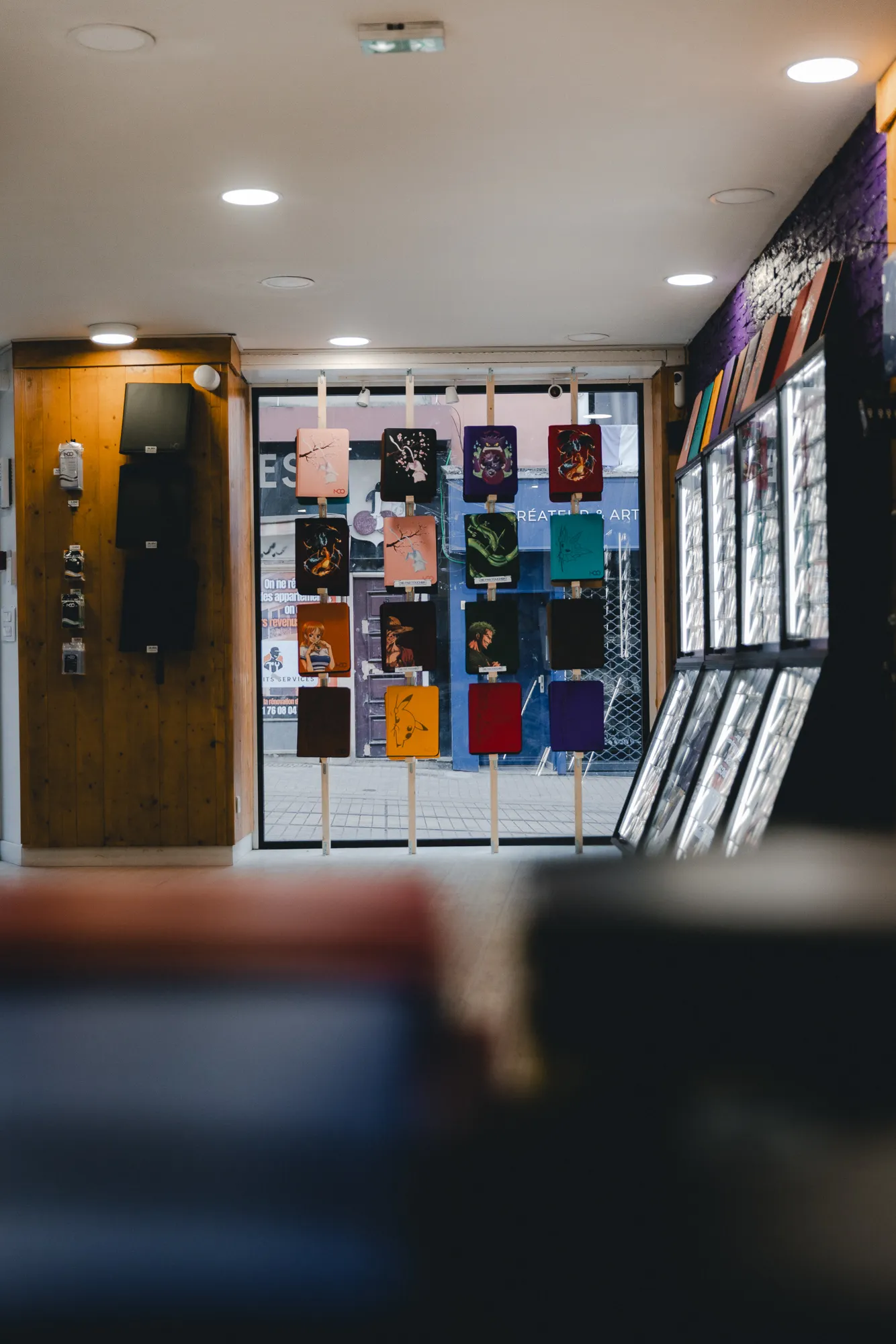 L'intérieur de la boutique MCO Cards au Mans